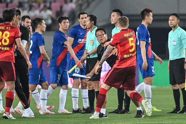 追光｜29年坚守 一所村小的足球“六连冠”